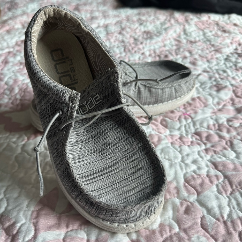 Hey Dude Wally grey gray Slip-On Shoes EUC youth kids size 1 boys 1 HEYDUDE - Picture 6 of 7